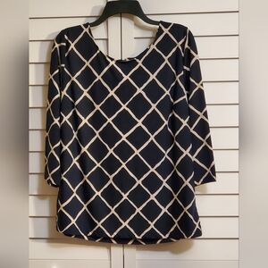 NWOT roz&ALI Navy & Cream Pattern, fabric with Stretch, no need to iron…
